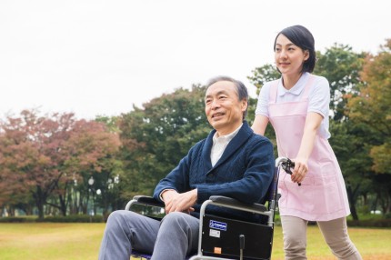 532a6e49ee8cde892faa2279bb0faa68_m 所沢ロイヤル病院_介護2