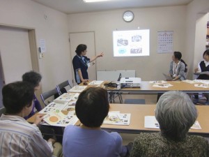 健康講座『食べるってことを学ぼう　〜嚥下機能を守るために〜』にて、当院職員が講演をおこないました1