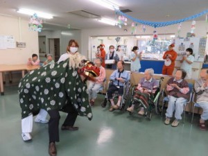 新年明けましておめでとうございます。病棟には獅子舞がやってました！3